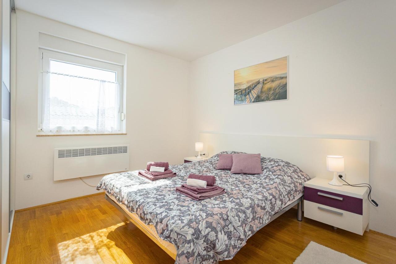 באניולה Seaside Apartment Lara מראה חיצוני תמונה